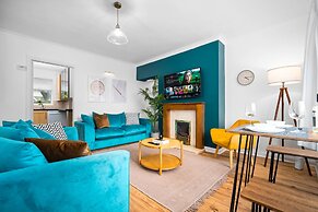 Stylish Three Bedroom Retreat With Garden