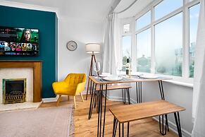 Stylish Three Bedroom Retreat With Garden