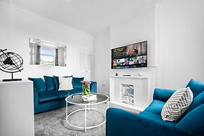 Cosy Three Bedroom Family Home With Garden