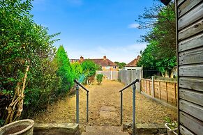 Cosy Three Bedroom Family Home With Garden