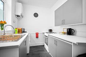 Cosy Three Bedroom Family Home With Garden