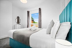 Cosy Three Bedroom Family Home With Garden