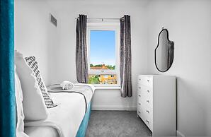 Cosy Three Bedroom Family Home With Garden