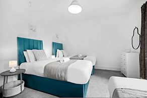 Cosy Three Bedroom Family Home With Garden