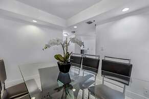 Bayfront Gem With Balcony and Pool