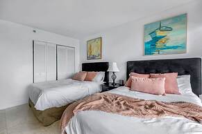 Bayfront Gem With Balcony and Pool