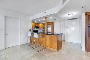 Bayfront Gem With Balcony and Pool