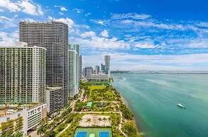 Bayfront Gem With Balcony and Pool