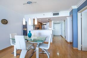 Ocean View w Large Balcony Pool and Hot Tub