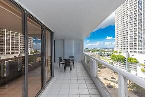 Ocean View w Large Balcony Pool and Hot Tub