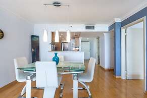 Ocean View w Large Balcony Pool and Hot Tub