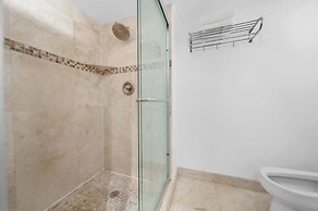 Florida Sunrise Pool Hot Tub