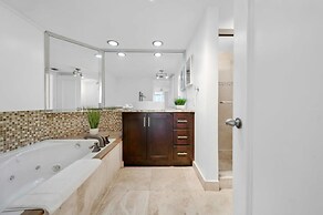 Florida Sunrise Pool Hot Tub