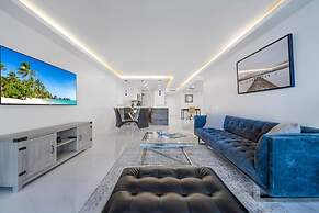 Serene and Modern Apartment Centrally Located