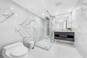 Serene and Modern Apartment Centrally Located