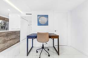 Serene and Modern Apartment Centrally Located