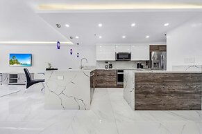 Serene and Modern Apartment Centrally Located