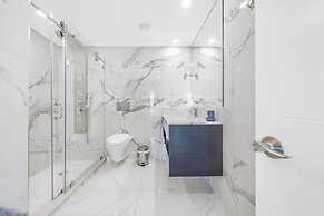 Serene and Modern Apartment Centrally Located