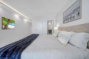 Serene and Modern Apartment Centrally Located