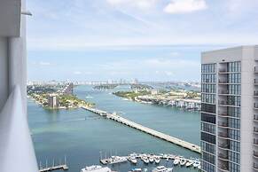 Bay Overlooking Condo With Balcony