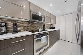 Bay Overlooking Condo With Balcony