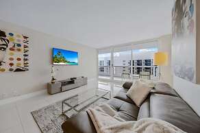 Bay Overlooking Condo With Balcony