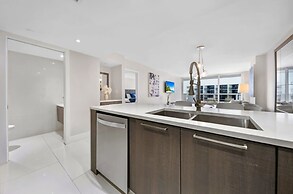 Bay Overlooking Condo With Balcony