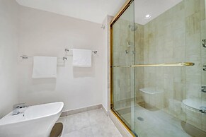 Bayside Breeze-host Covers Service Fees