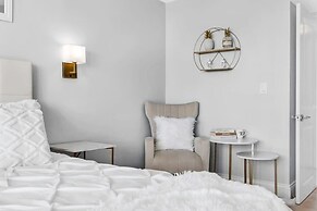 Incredible Waterfront Penthouse With Bay View