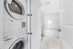 Incredible Waterfront Penthouse With Bay View