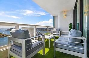Incredible Waterfront Penthouse With Bay View