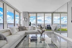 Incredible Waterfront Penthouse With Bay View