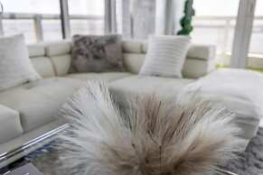 Incredible Waterfront Penthouse With Bay View