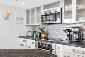 Incredible Waterfront Penthouse With Bay View