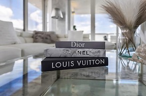 Incredible Waterfront Penthouse With Bay View