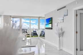 Incredible Waterfront Penthouse With Bay View