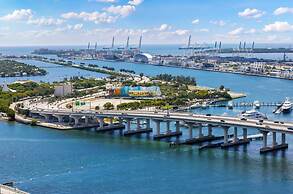 Incredible Waterfront Penthouse With Bay View