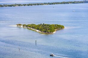 Incredible Waterfront Penthouse With Bay View