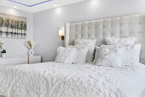 Incredible Waterfront Penthouse With Bay View