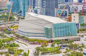 Sun Splash High Floor Pool