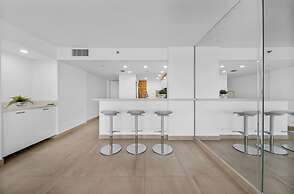 Sun Splash High Floor Pool