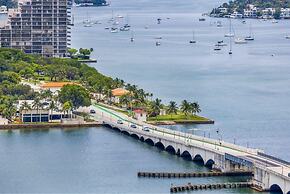 Sun Splash High Floor Pool