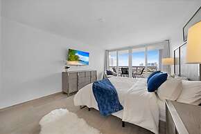 Sun Splash High Floor Pool