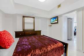 Sunny and Spacious 2 Bedroom Condo on the Bay