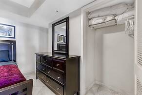 Sunny and Spacious 2 Bedroom Condo on the Bay