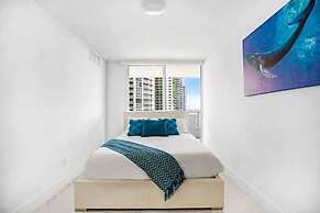 4 Bedroom Condo With Stunning Balcony View