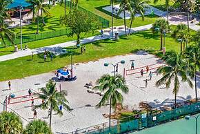 4 Bedroom Condo With Stunning Balcony View