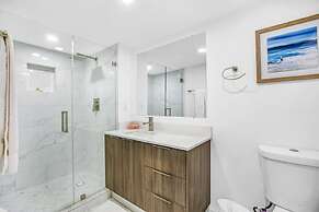 4 Bedroom Condo With Stunning Balcony View