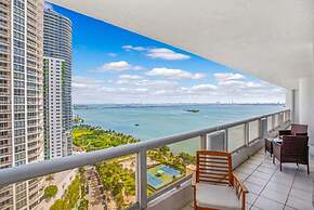 4 Bedroom Condo With Stunning Balcony View