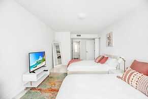 4 Bedroom Condo With Stunning Balcony View